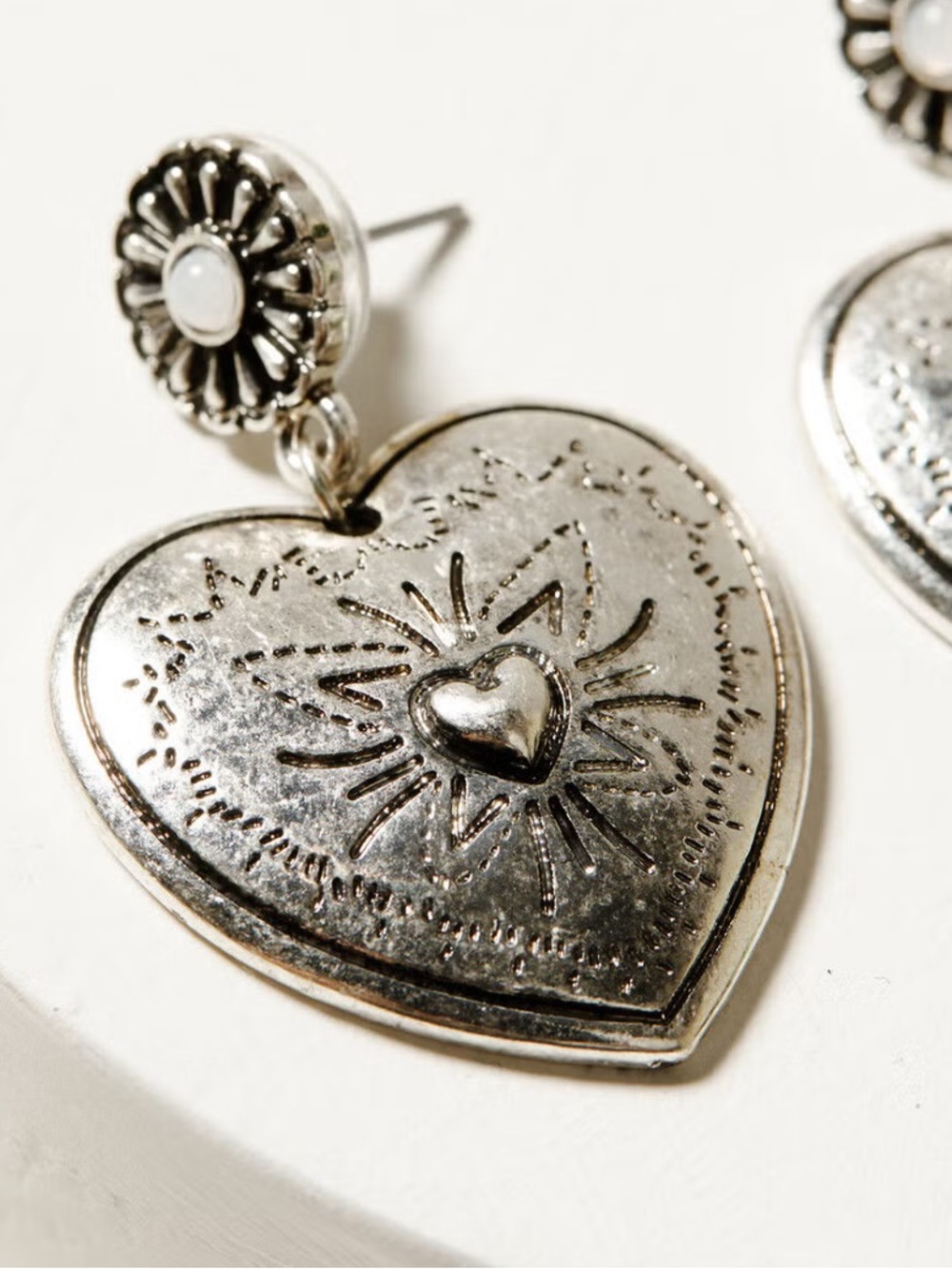 Shyanne Women’s Western Heart Statement Earrings